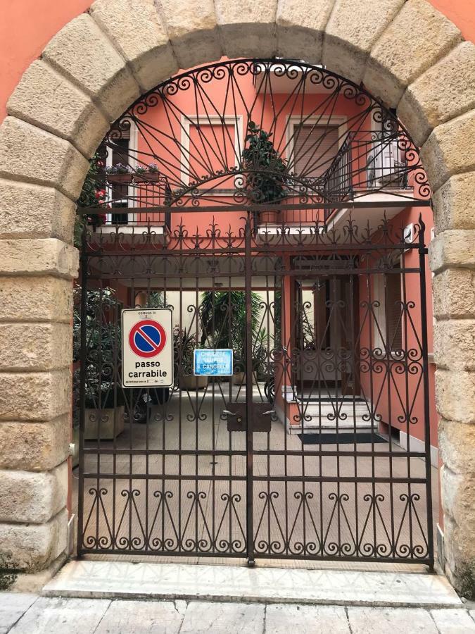 Verona'S Central Apartment Behind The Arena Exterior foto